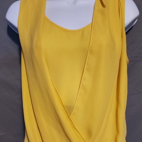 Vince Camuto Yellow Wrap Sleeveless Top - Picture 3 of 8